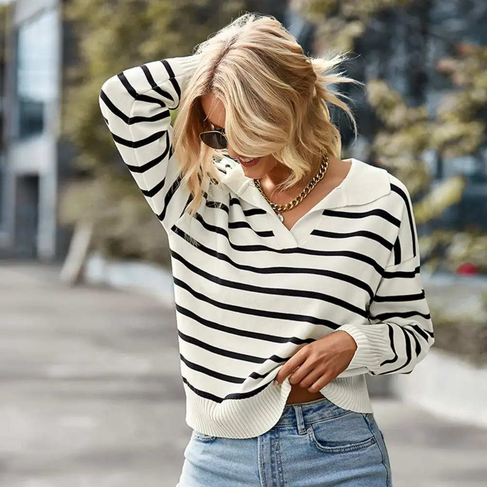 Gestreifter Pullover mit V-Ausschnitt für Damen - Image 4