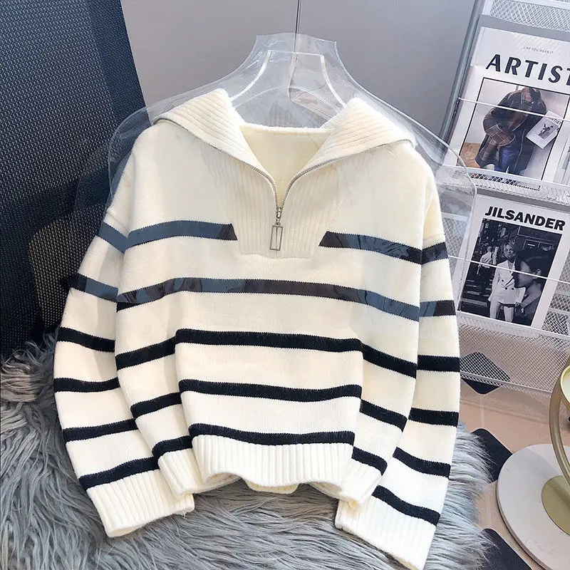 Gestreifter Übergrößen-Pullover für Damen - Image 2