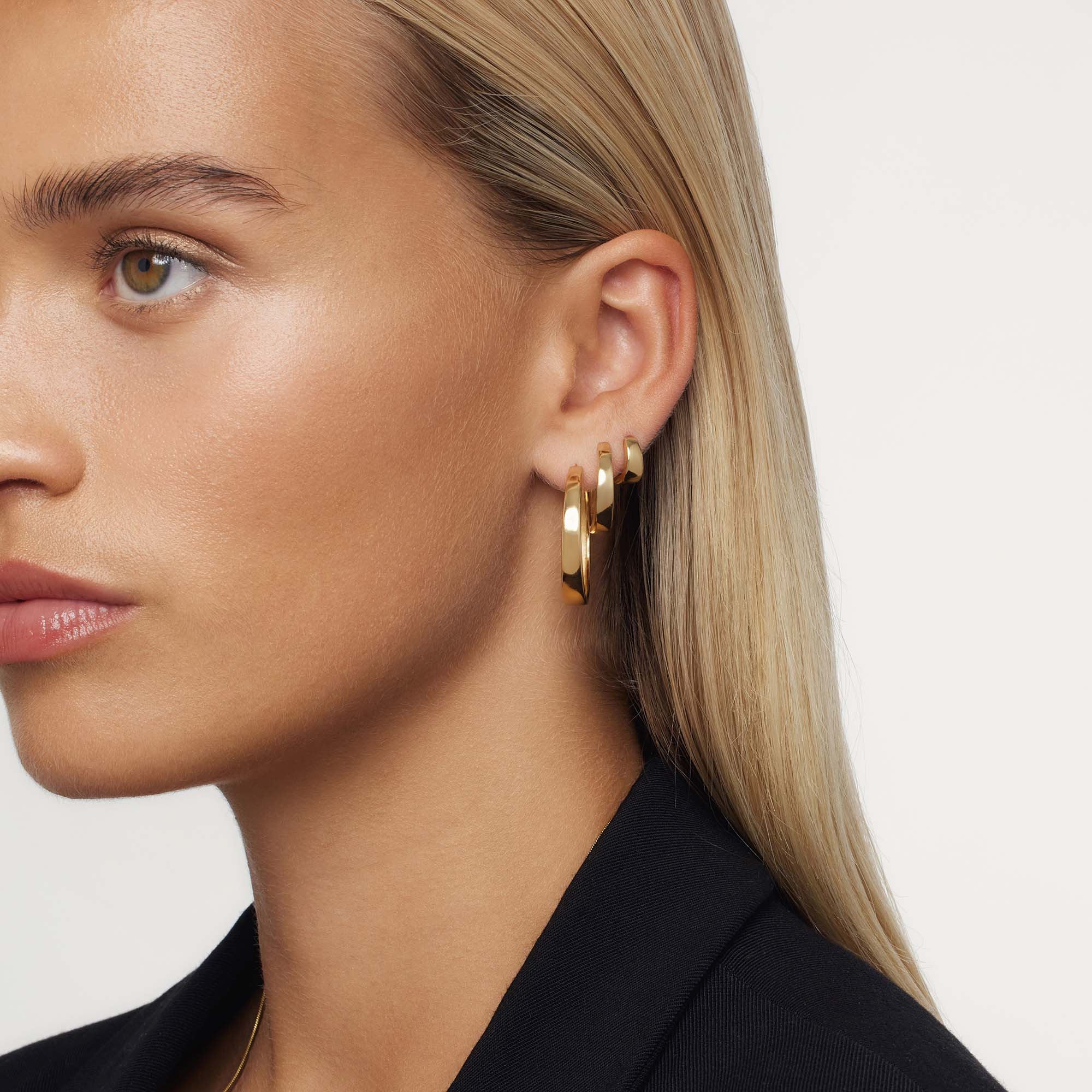 Gia Bold Gold Hoop Earrings - Image 3