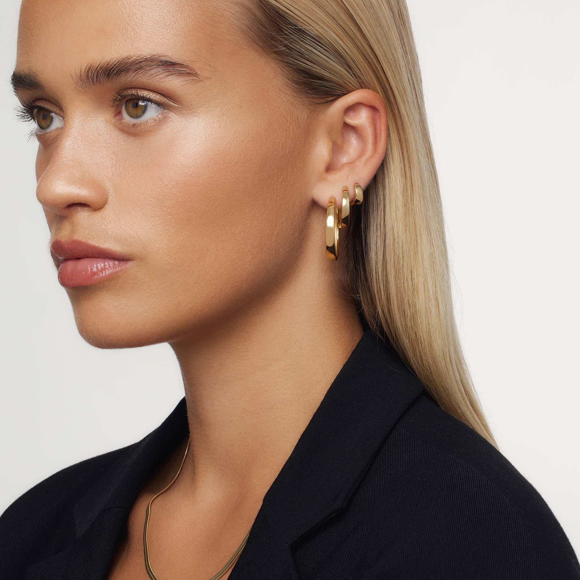 Gia Bold Gold Hoop Earrings - Image 4