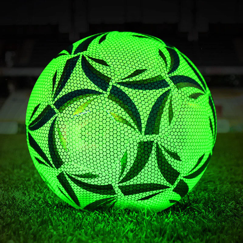 GlowKick Football – Reflektierend & Strapazierfähig - Image 2