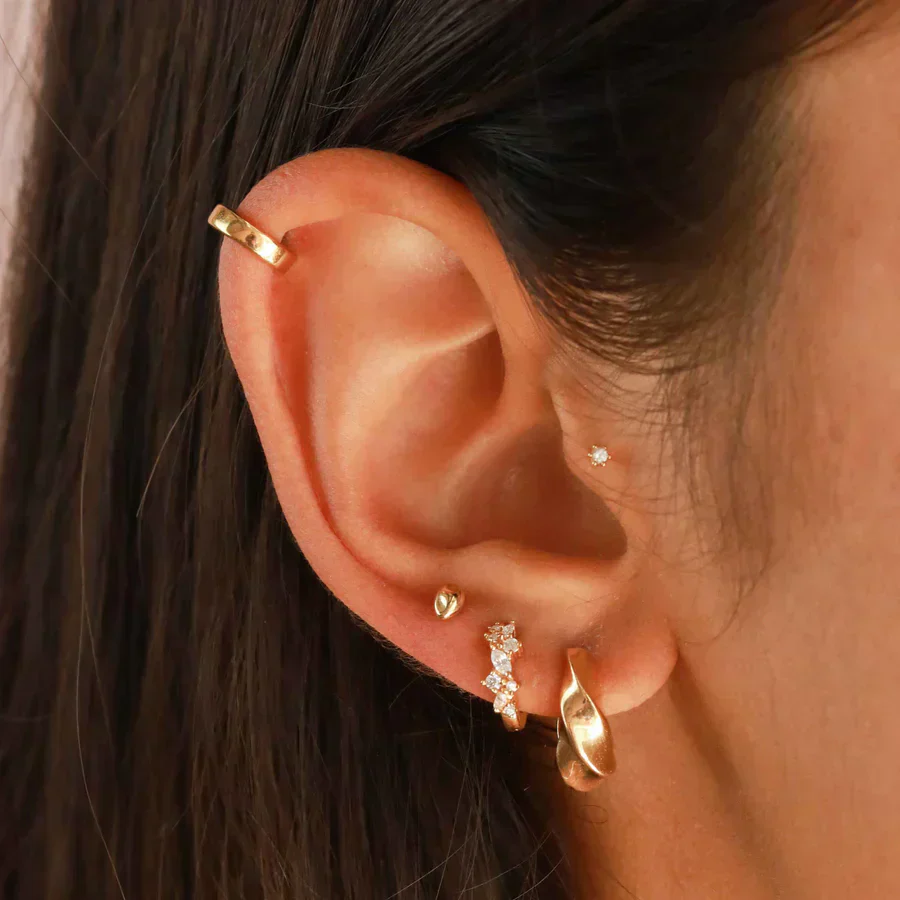 Gold Kristall Cluster Huggie Earrings - Image 3