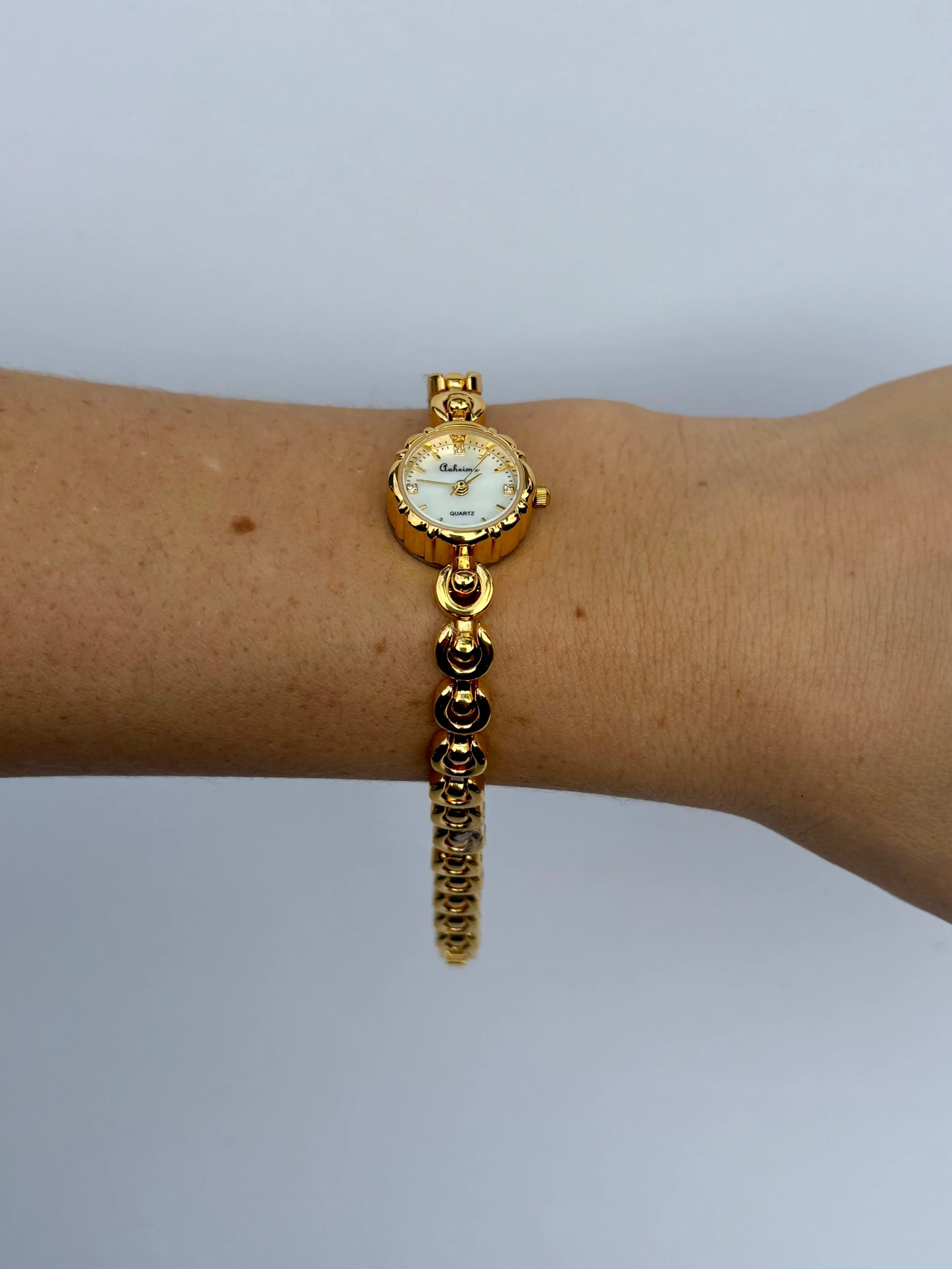 Goldene Filigrane Damen Armbanduhr - Image 4