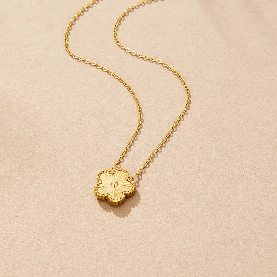 Goldenes Glücks-Halsband - Image 4