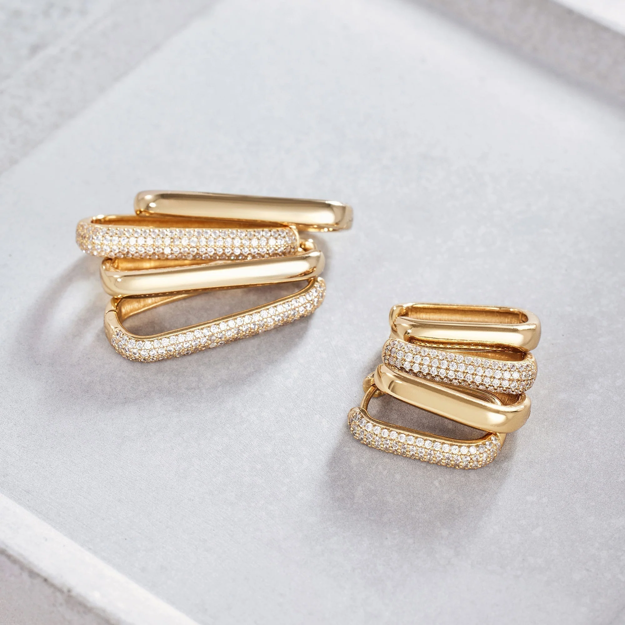 Große Pavé Creolen in Gold - Image 5
