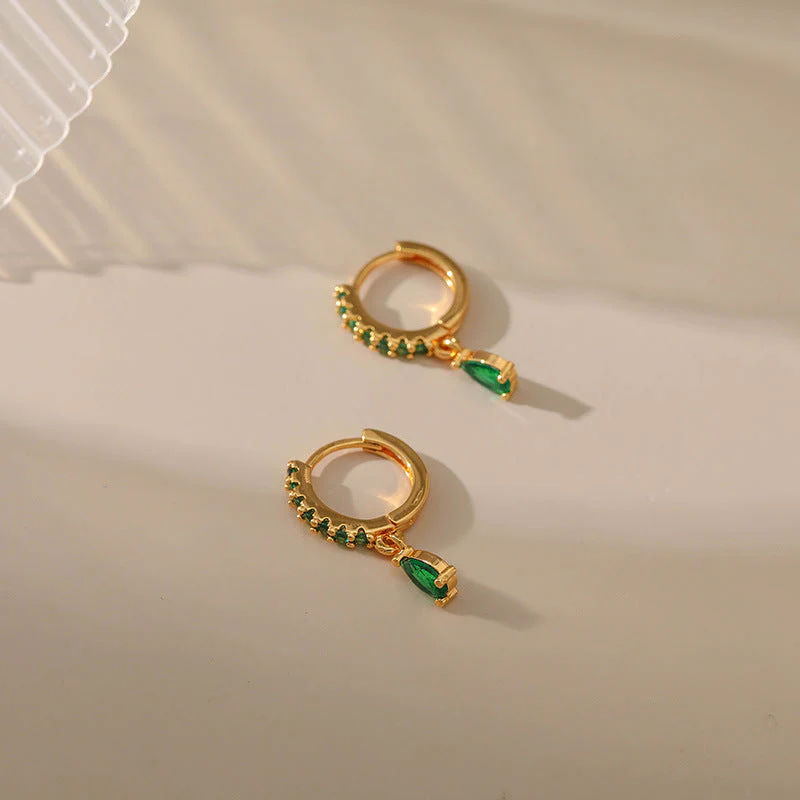 Grüne Zirkonia-Ohrringe in Gold - Image 4