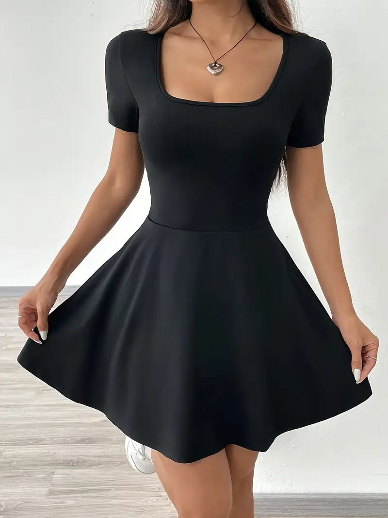 Gudrun – Schickes Skaterkleid mit integrierten Shorts und Tasche - Image 12