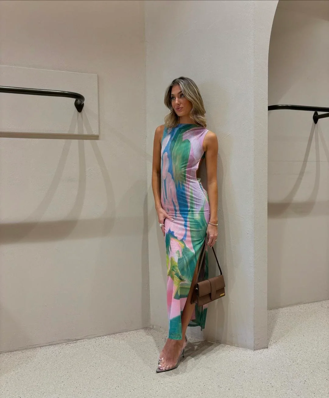 Hannelore | Sinnliches Maxikleid mit verführerischem Rückenausschnitt - Image 4