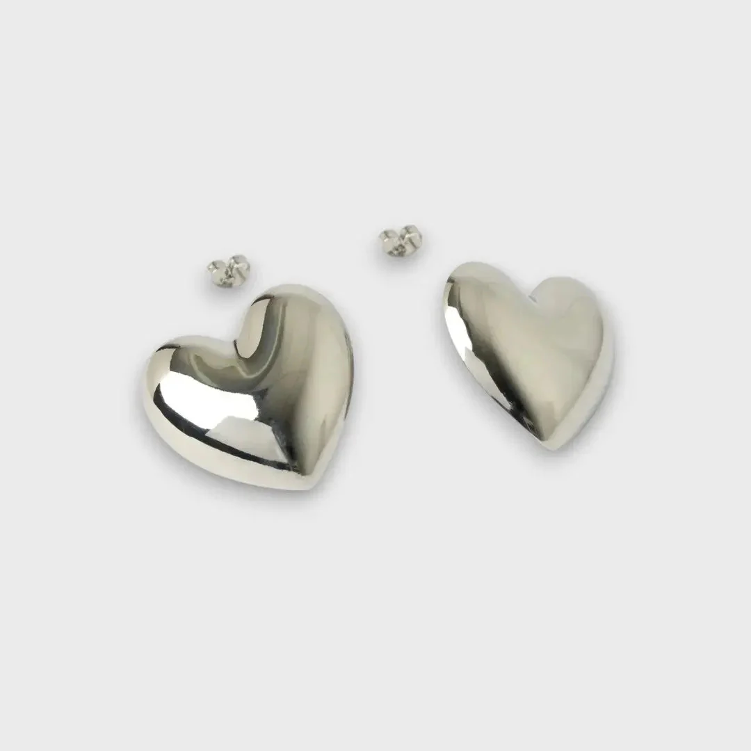 Harpy – Herzförmige Ohrstecker - Image 4