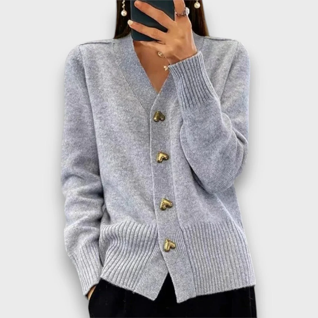 Heliora – Strickjacke mit Herzknöpfen - Image 2