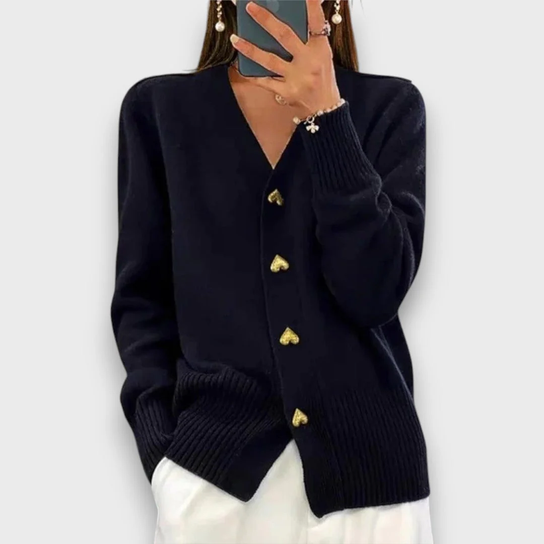 Heliora – Strickjacke mit Herzknöpfen - Image 6