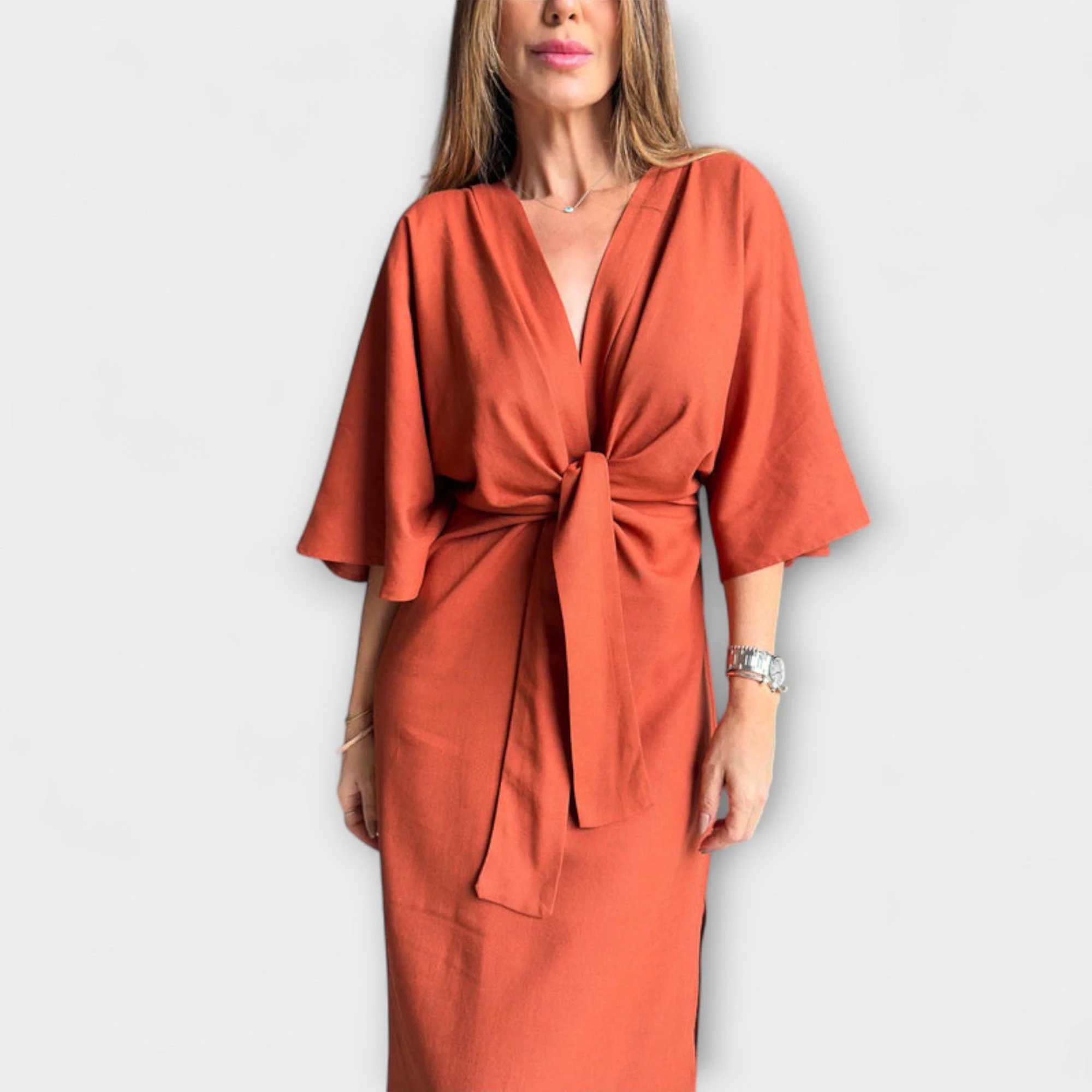 Holly - Entspanntes V-Ausschnitt-Kleid mit Taillengürtel - Image 2