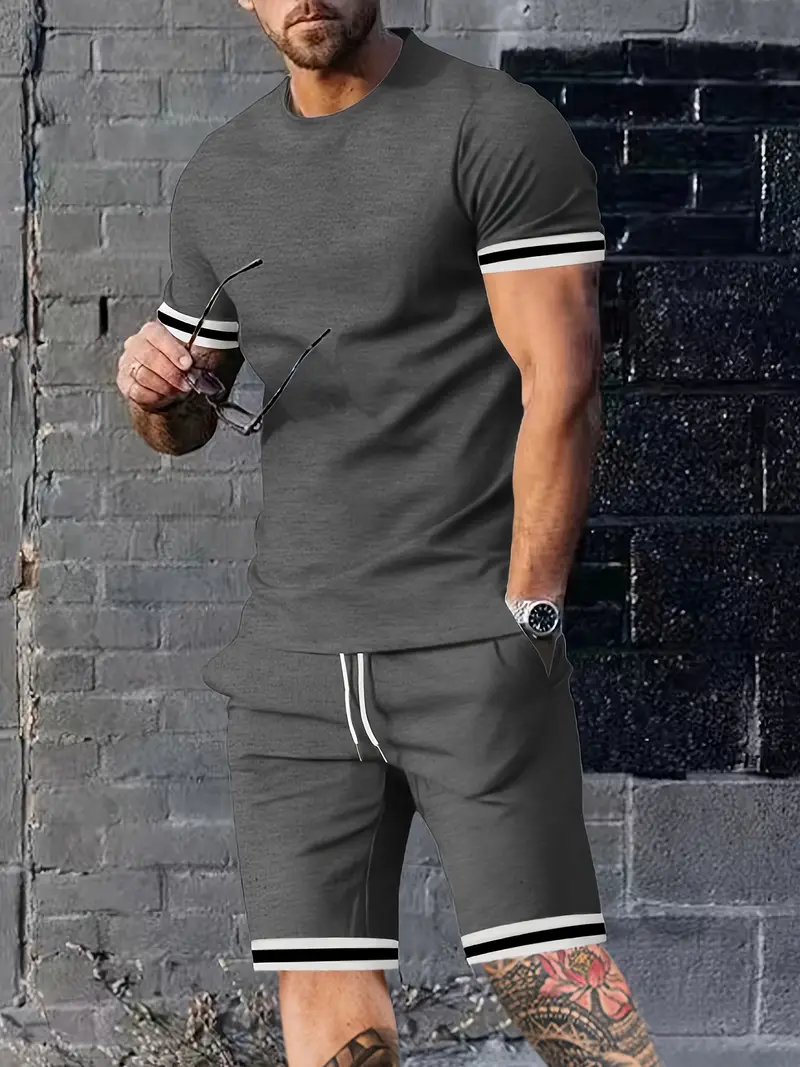 Hristo- Herren Set aus Rundhalshemd und Shorts