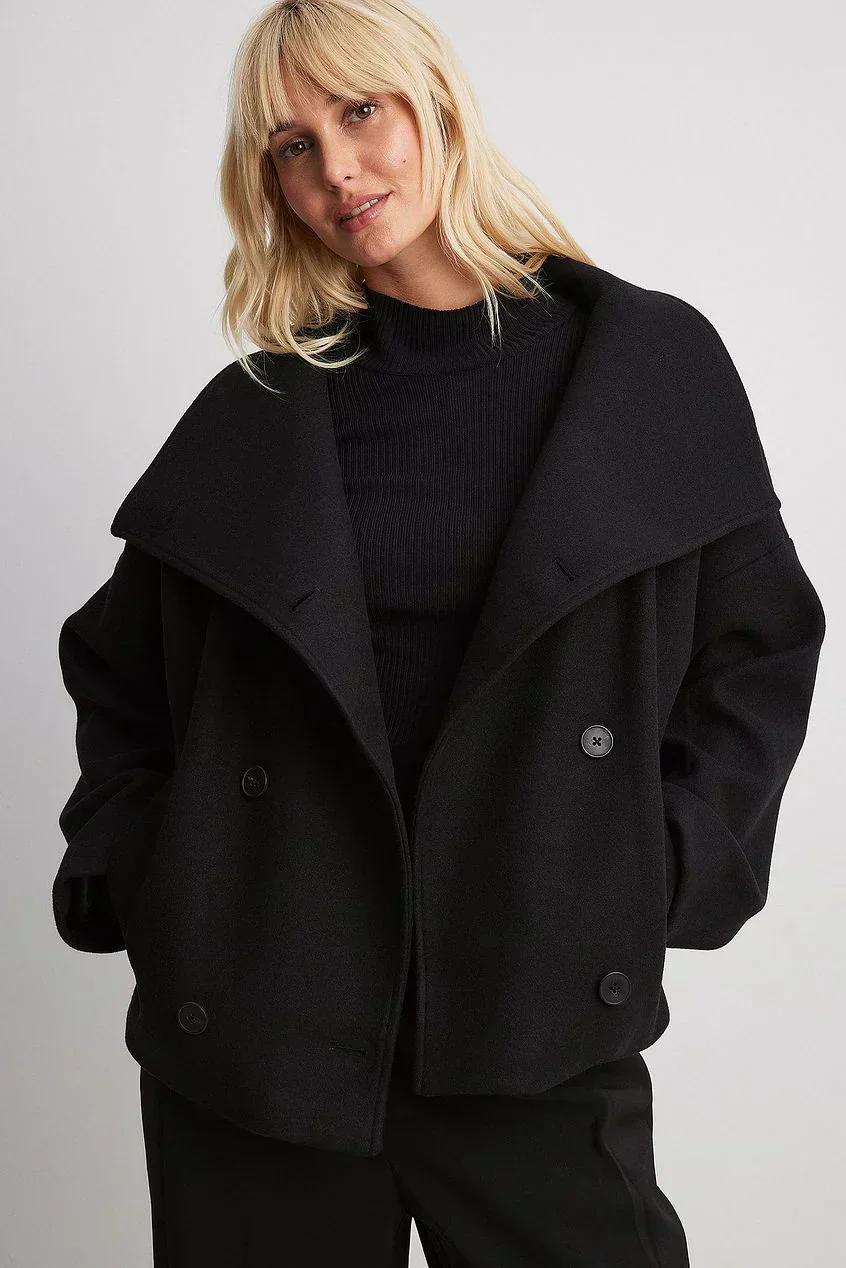Inés – Damen Kurzjacke Mit Breitem Revers - Image 10