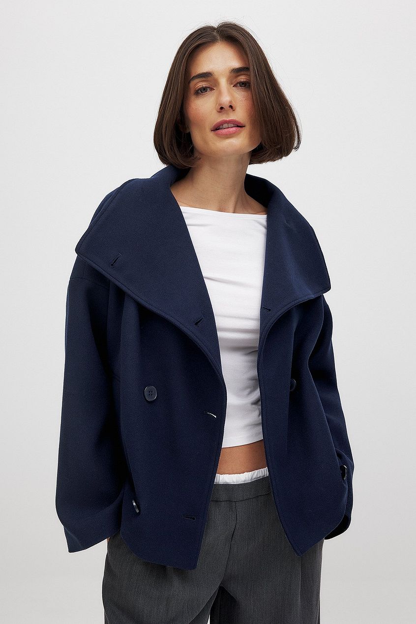 Inés – Damen Kurzjacke Mit Breitem Revers - Image 11