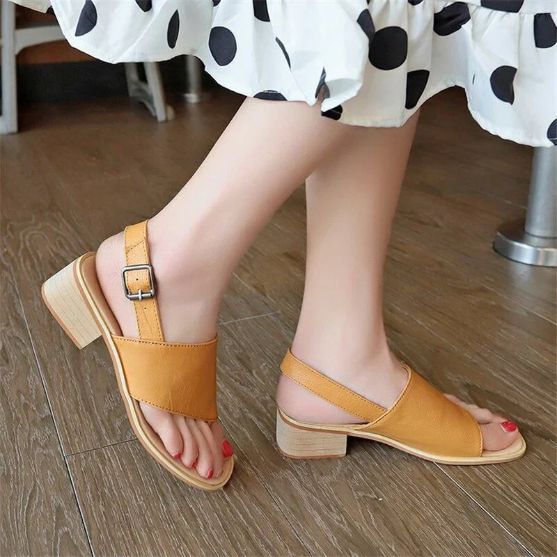 Isabelline – Minimalistische Slingback-Sandalen mit Blockabsatz - Image 4