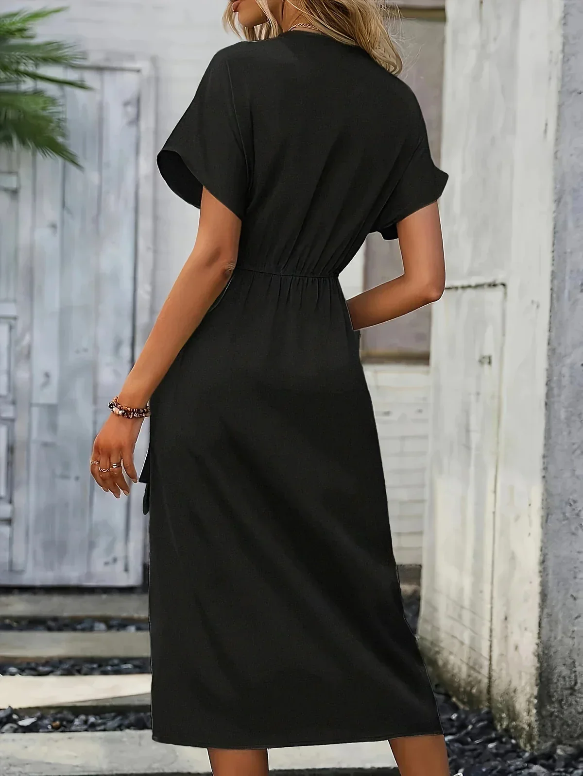 Isoliera - Elegantes Wickelkleid mit V-Ausschnitt - Image 6