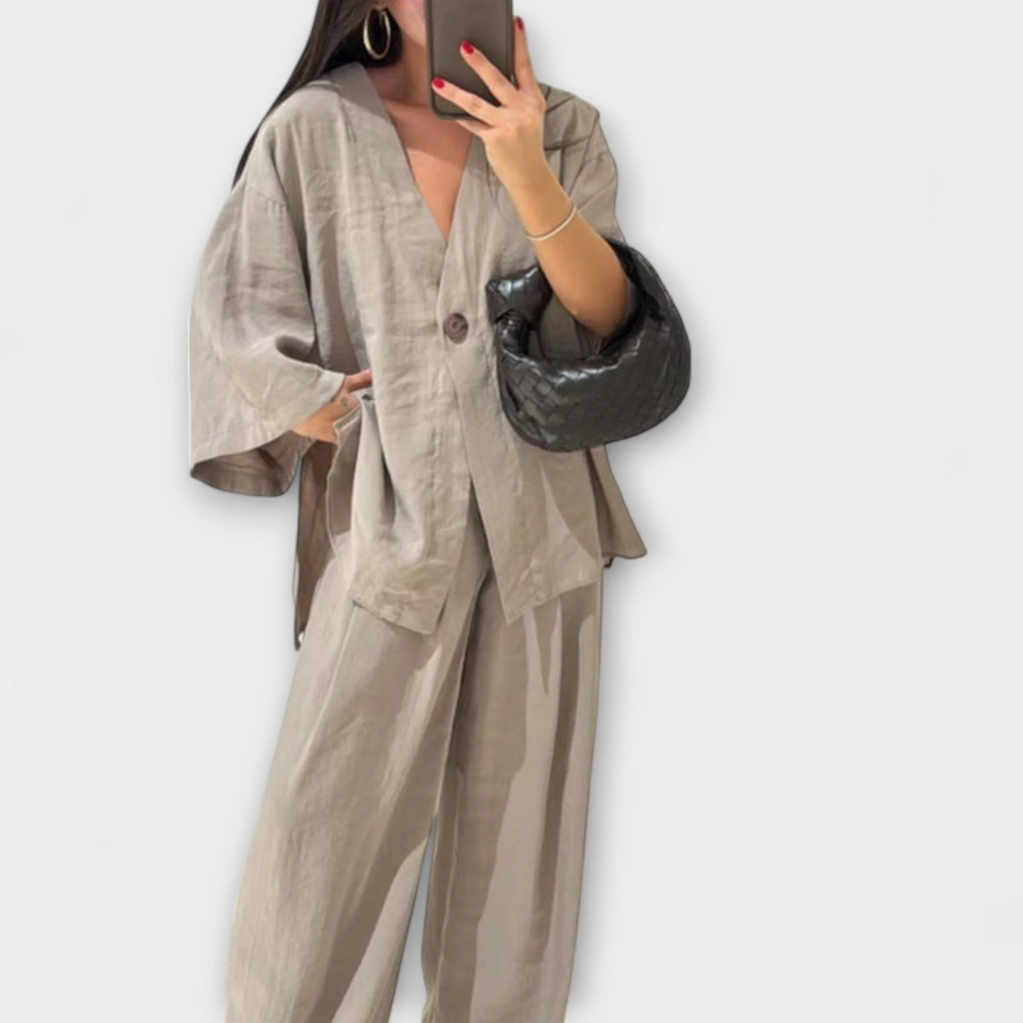 Jacqueline - Lässiges V-Ausschnitt Oberteil mit passender Hose - Image 11