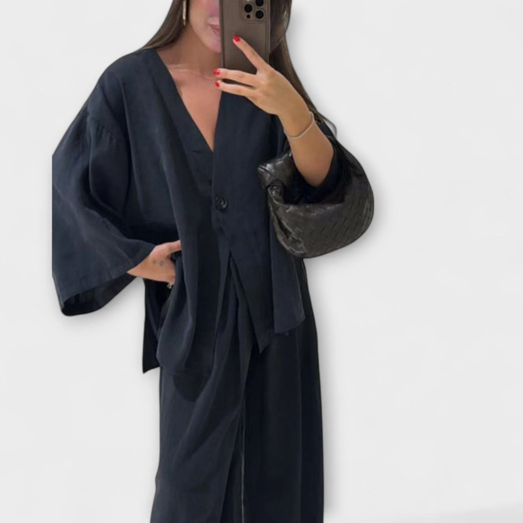 Jacqueline - Lässiges V-Ausschnitt Oberteil mit passender Hose - Image 6