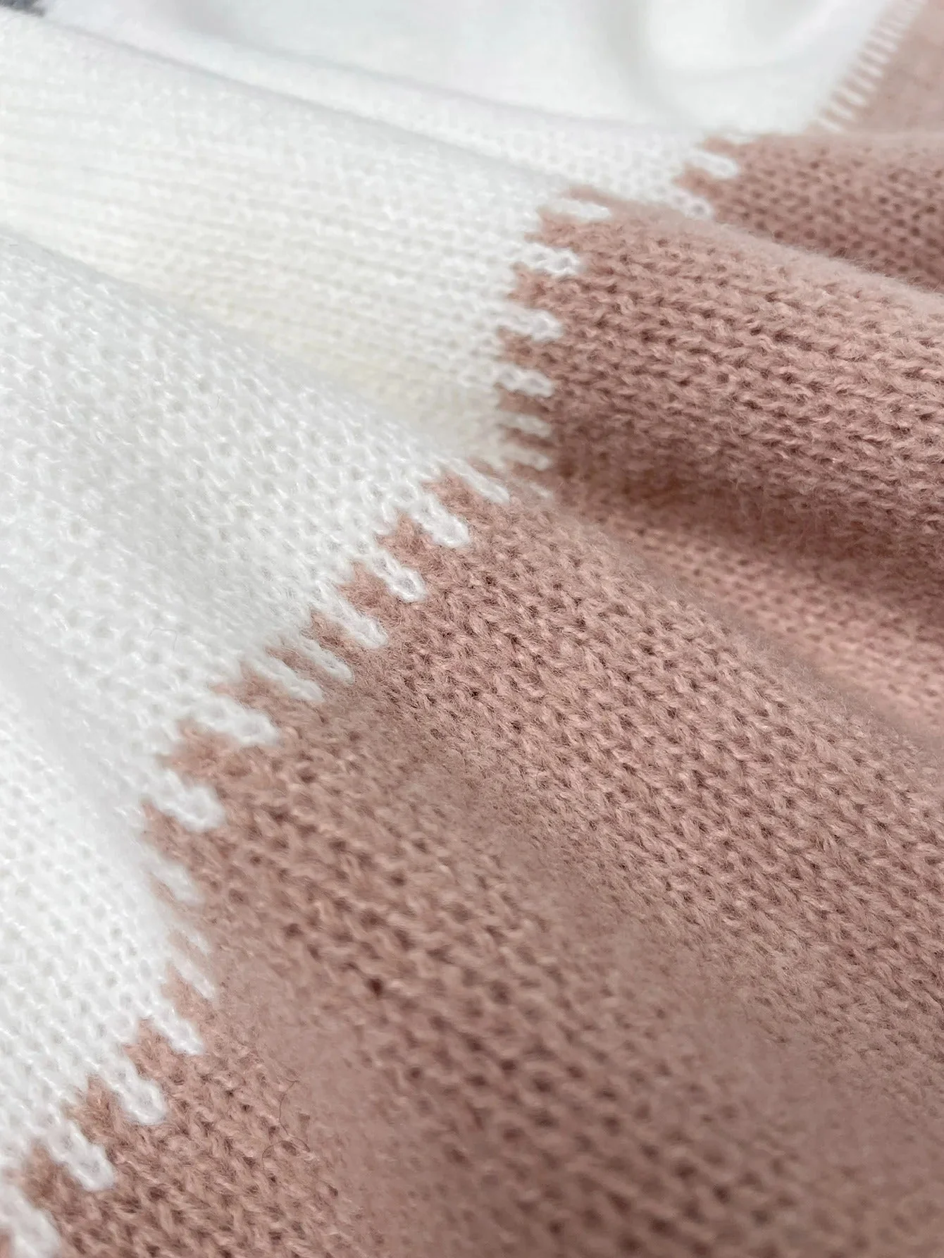Jade - Bequemer moderner Pullover - Image 3