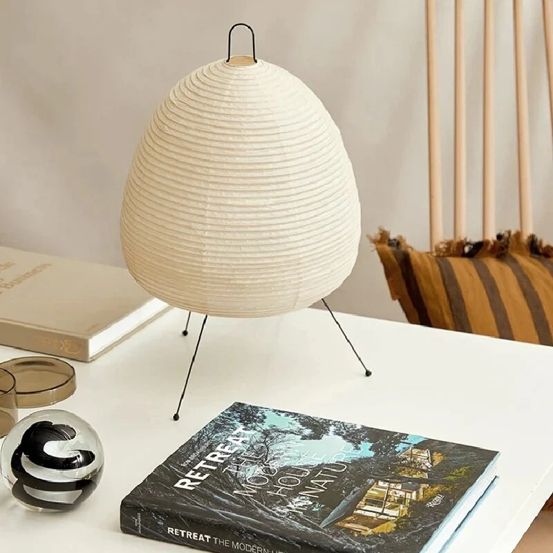 Japanische LED Tischlampe aus Reispapier – Dreibeinige Tischleuchte für Wohnzimmer und Schlafzimmer, 60 cm hoch, Weiß - Image 2