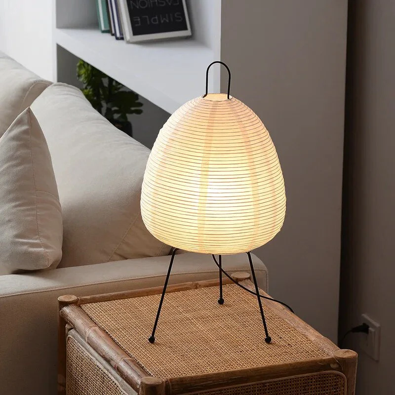 Japanische LED Tischlampe aus Reispapier – Dreibeinige Tischleuchte für Wohnzimmer und Schlafzimmer, 60 cm hoch, Weiß - Image 3
