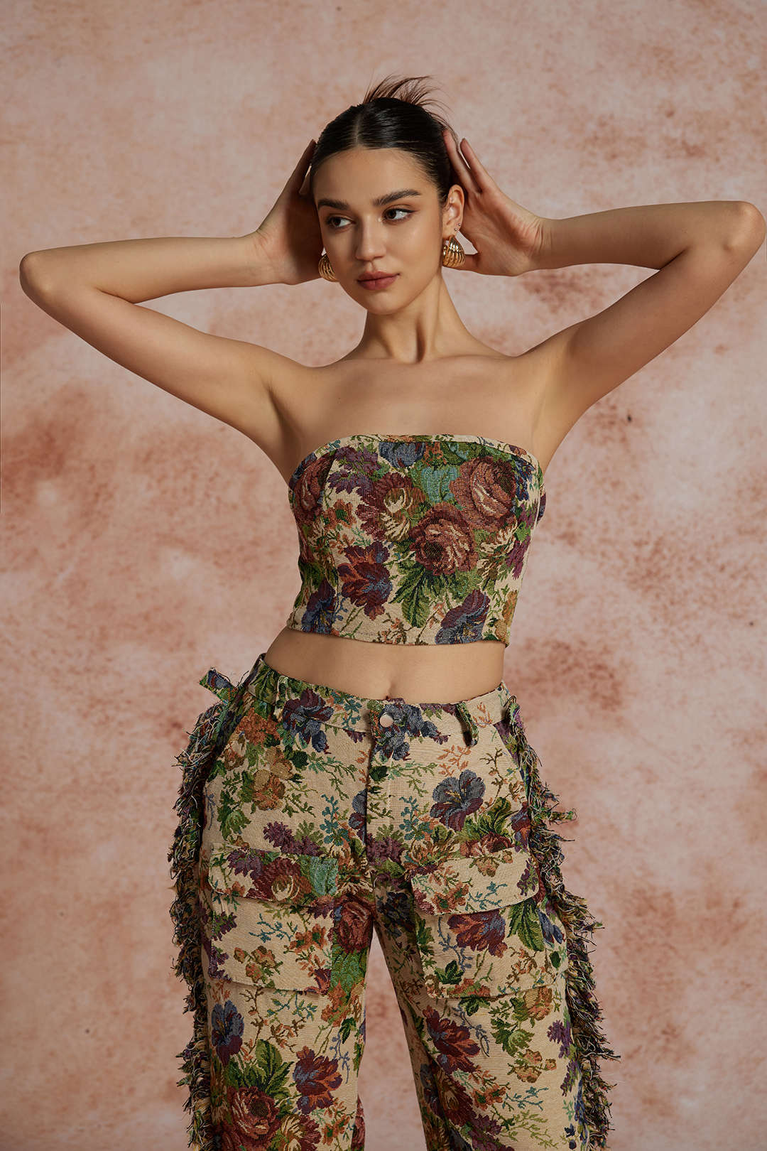 Jara | Extravagantes Zweiteiler-Set mit Bustier & bestickter Cargo-Hose - Image 7