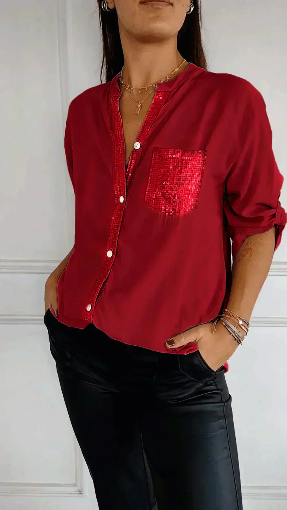 Jasmine | Elegantes V-Ausschnitt-Shirt mit funkelnden Pailletten für Damen - Image 4