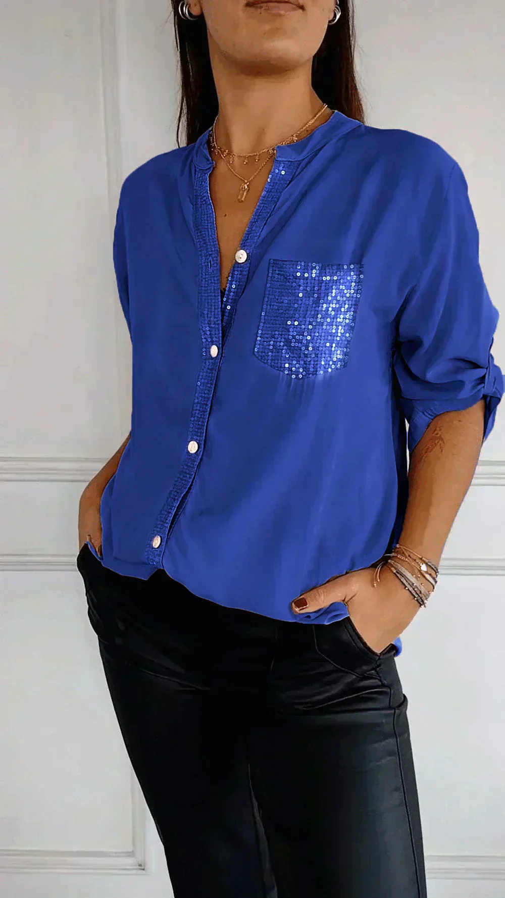 Jasmine | Elegantes V-Ausschnitt-Shirt mit funkelnden Pailletten für Damen - Image 8