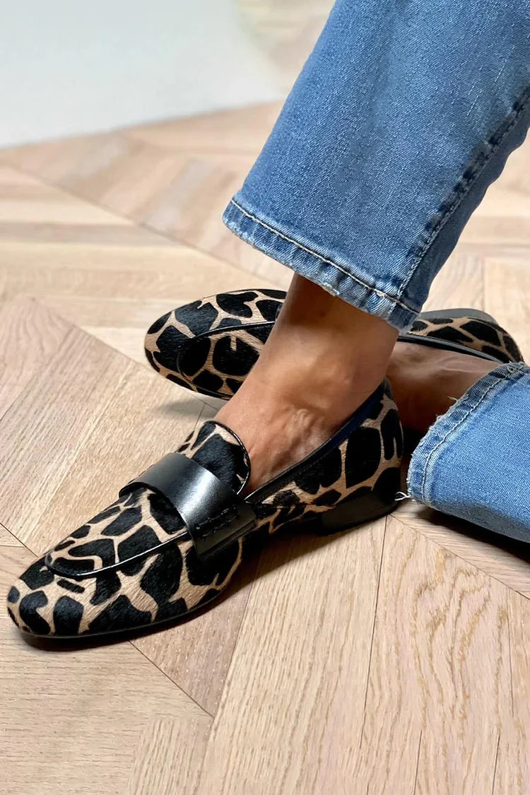 Jesmira - Bequeme und stilvolle Loafers mit Kuhmotiv - Image 2