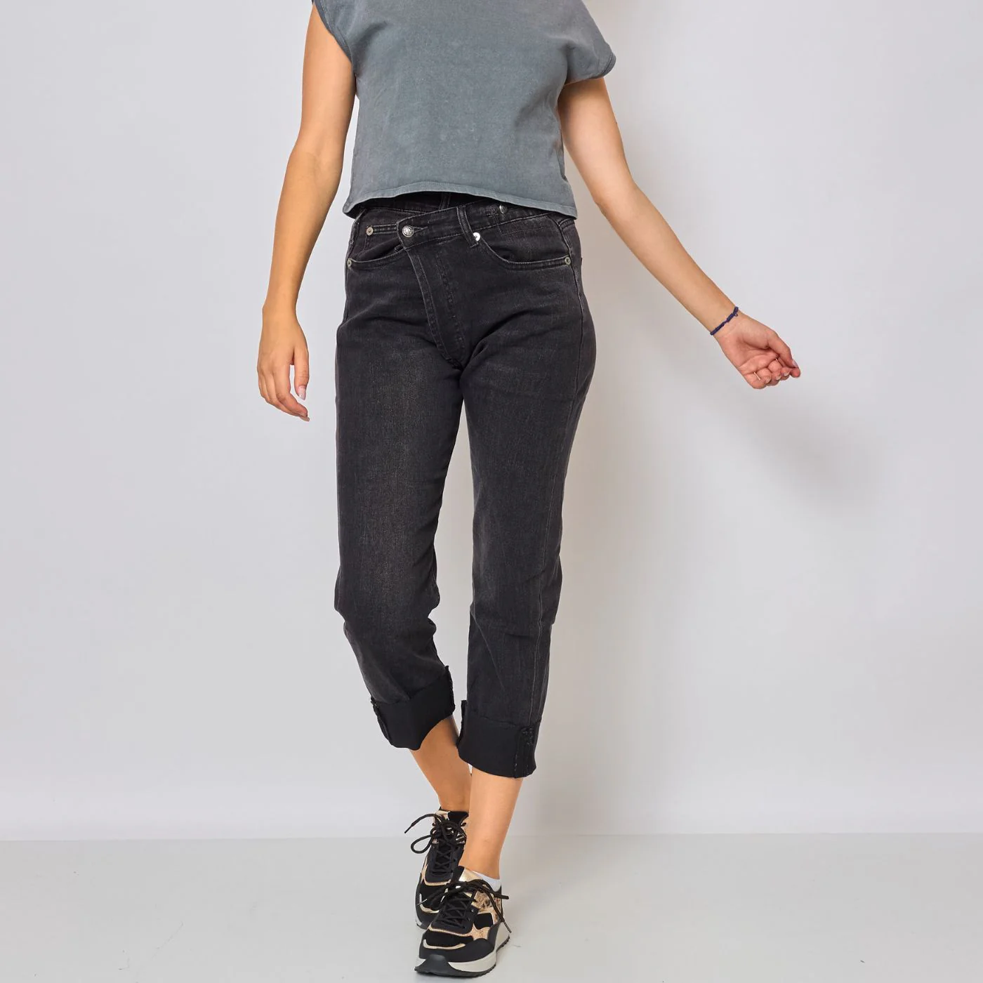 Jessica – Jeans mit asymmetrischem Verschluss - Image 3