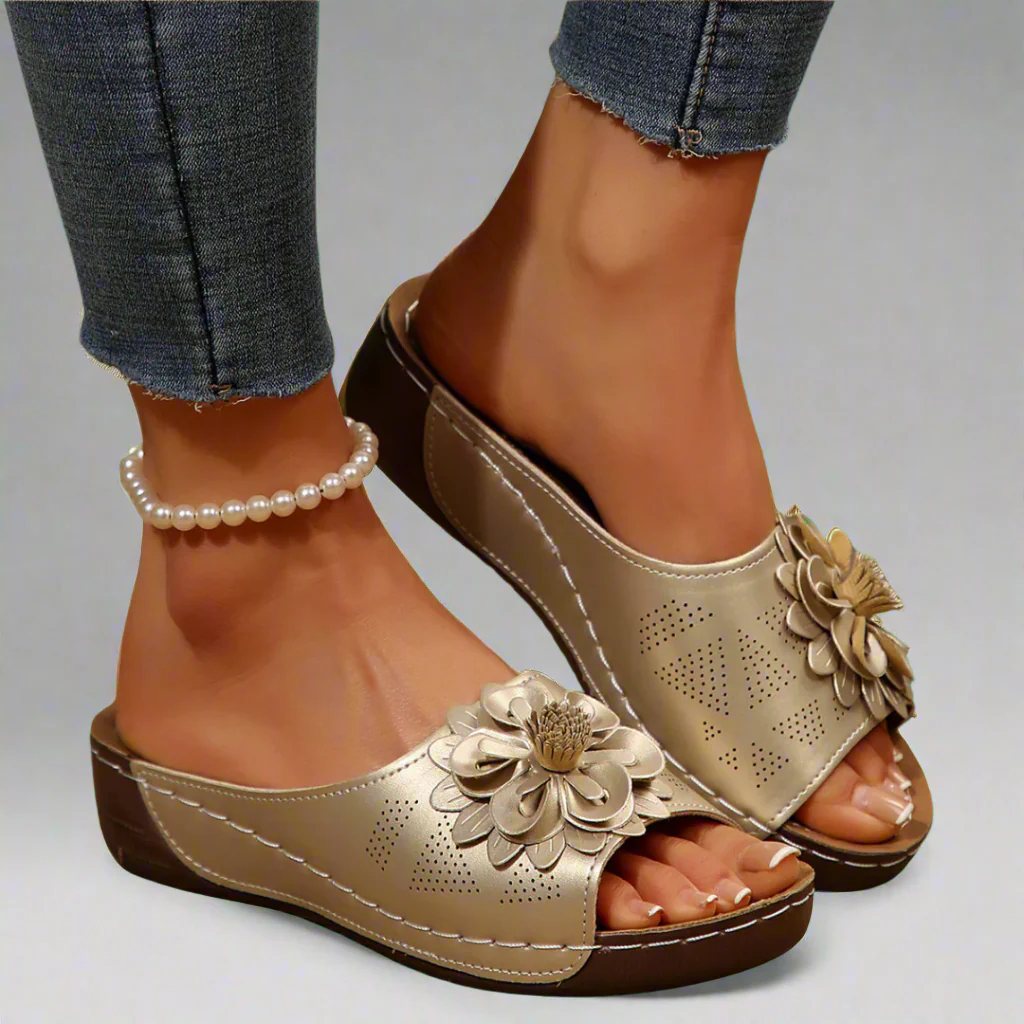 Jolanda | Elegante orthopädische Sandalen mit floralem Muster - Image 5