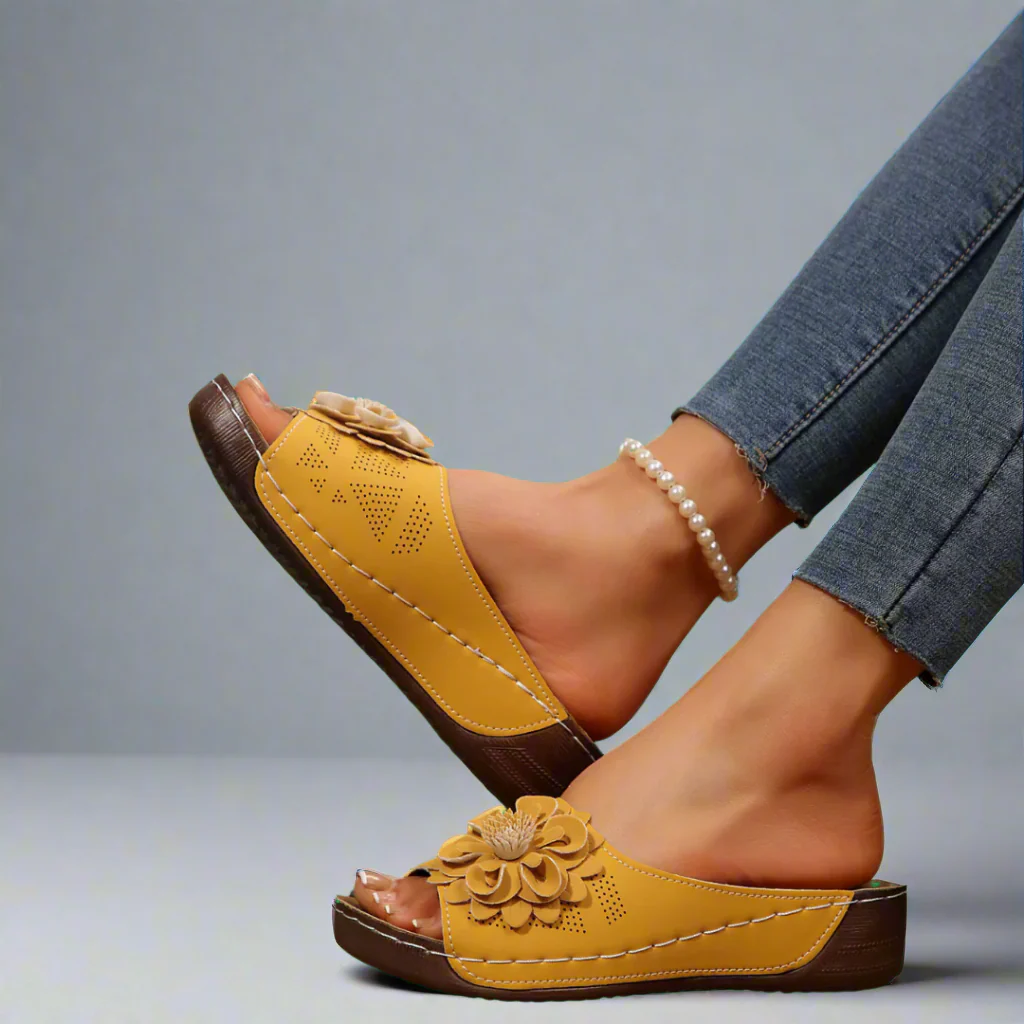 Jolanda | Elegante orthopädische Sandalen mit floralem Muster - Image 7
