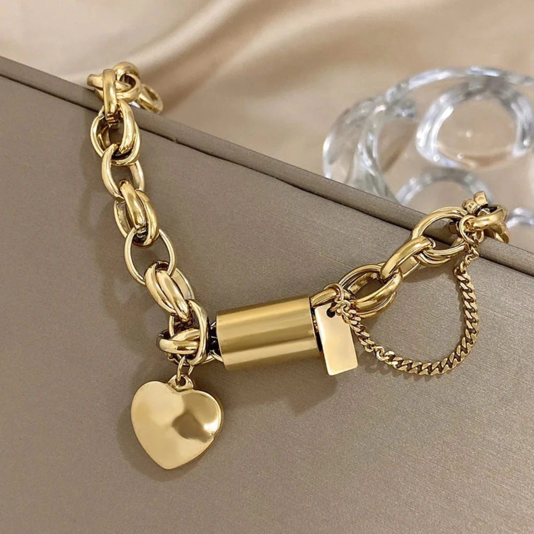 Julia - Goldenes Herzarmband - Image 7