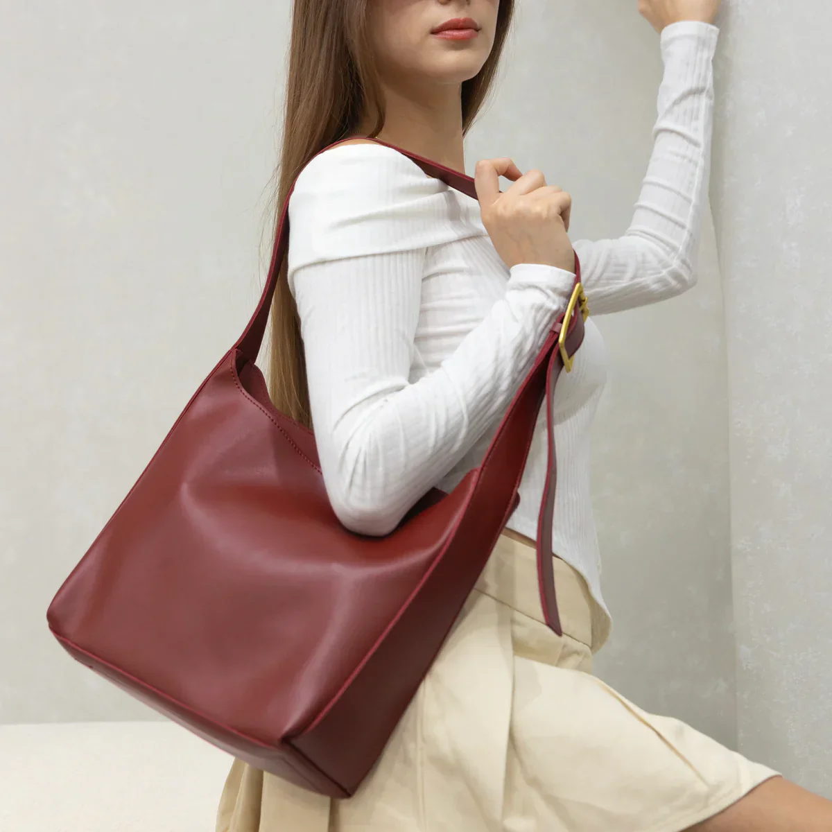 JULIE - Image 17