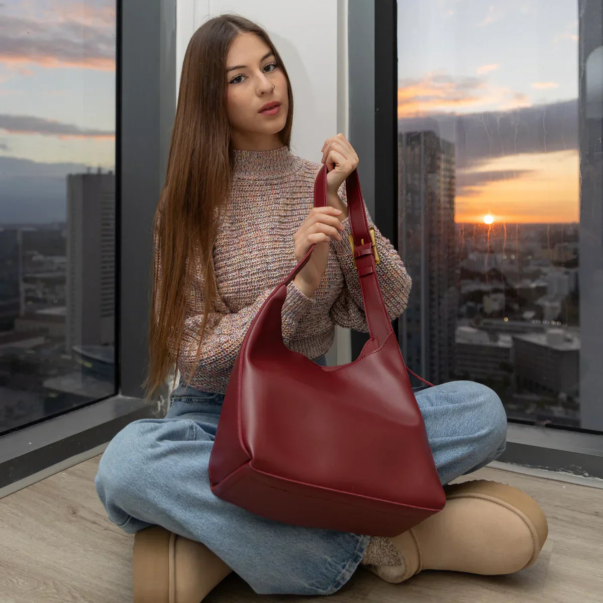 JULIE - Image 18