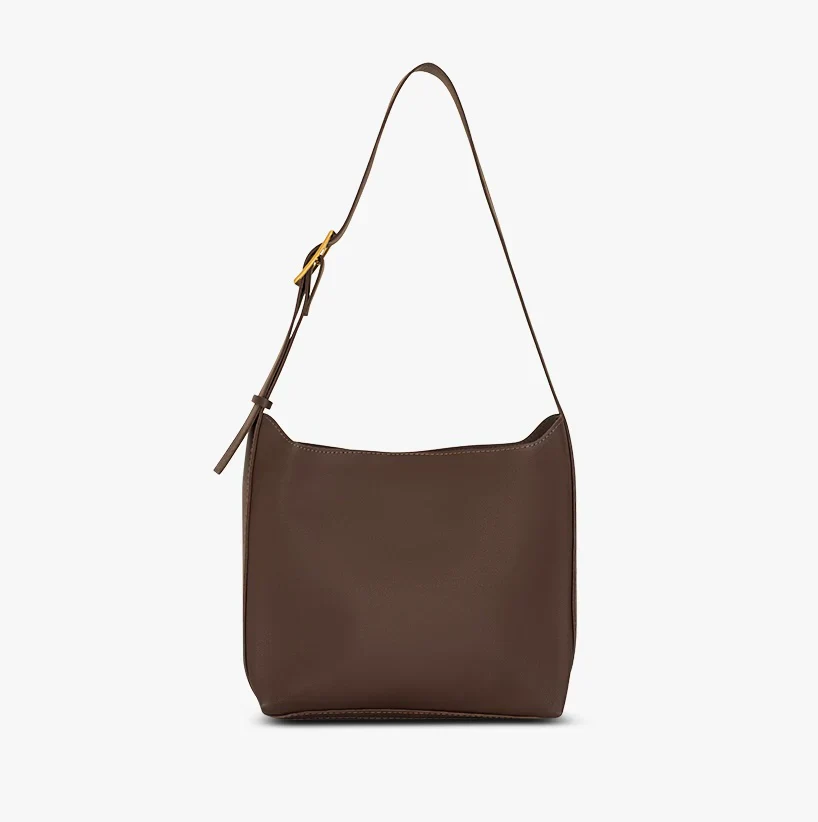 JULIE - Image 21