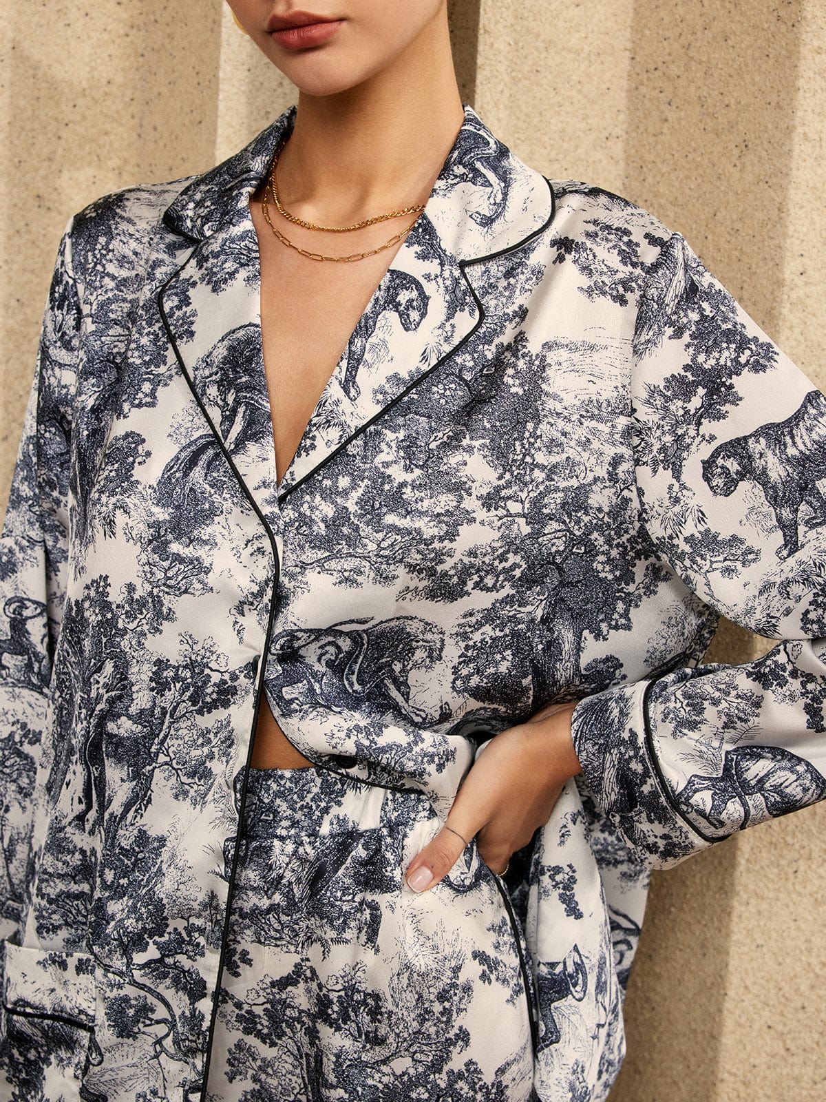 Juliette | Seidenähnlicher Pyjama-Style Zweiteiler – Trendiger Loungewear-Look für Tag & Nacht - Image 4