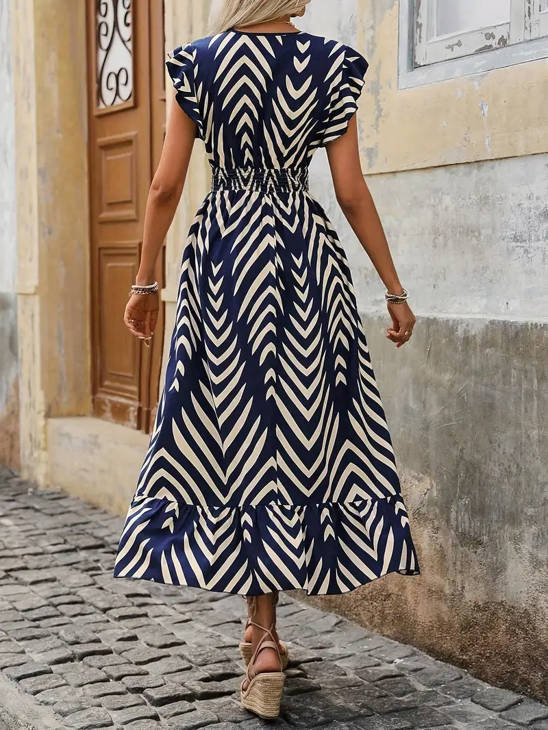 Kaline – Schickes Midikleid mit Chevron-Muster und V-Ausschnitt - Image 2