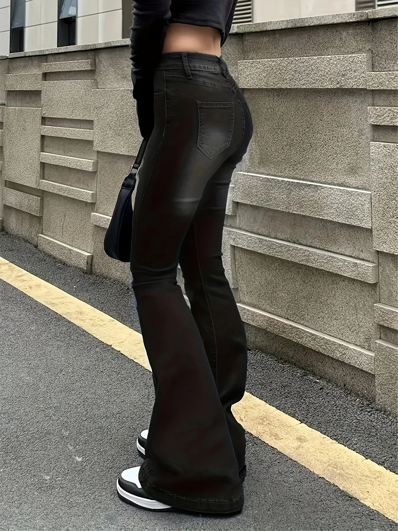 Katrin™ Flared-hose - Image 3