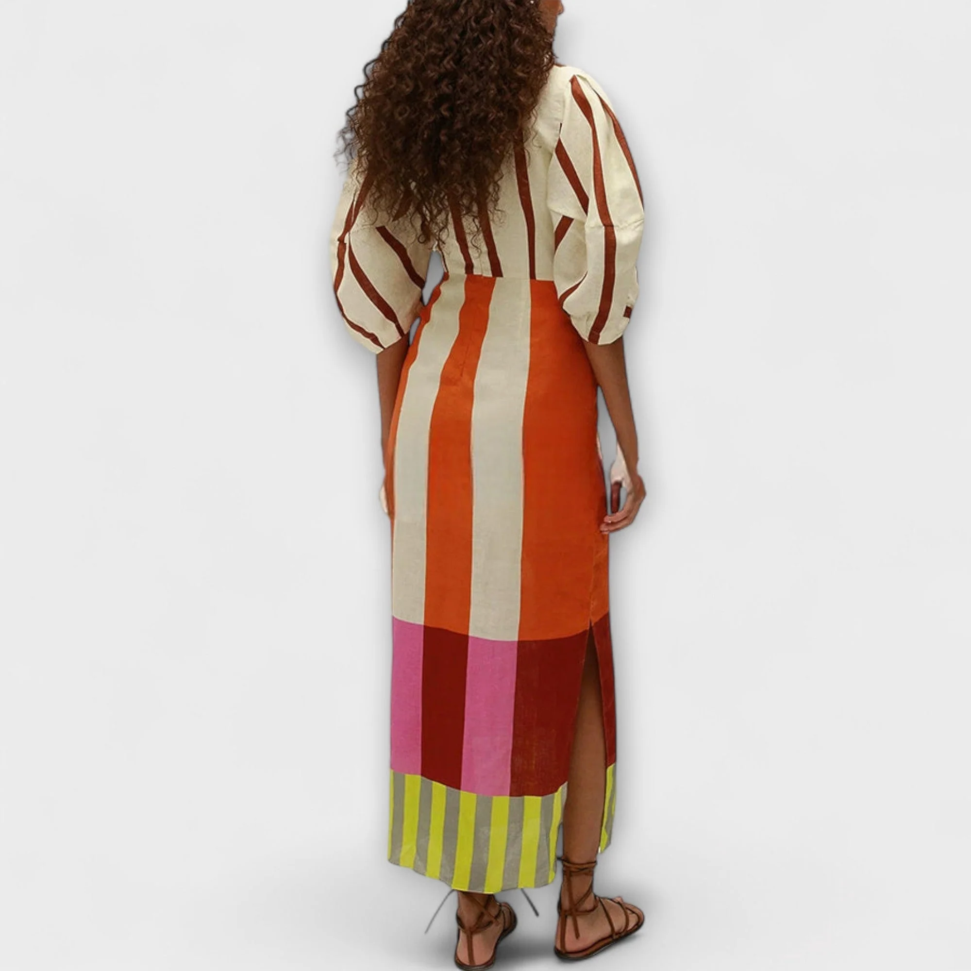 Kaya - Maxikleid mit tiefem Ausschnitt und Puffärmeln - Image 2