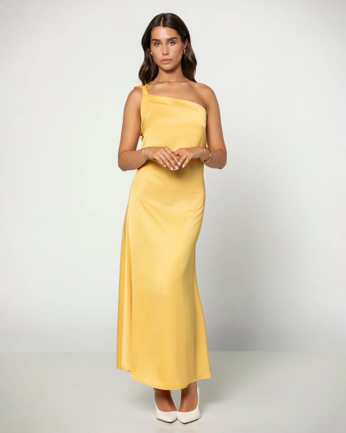 Kiara | Asymmetrisches One-Shoulder Satin-Midikleid - Image 2