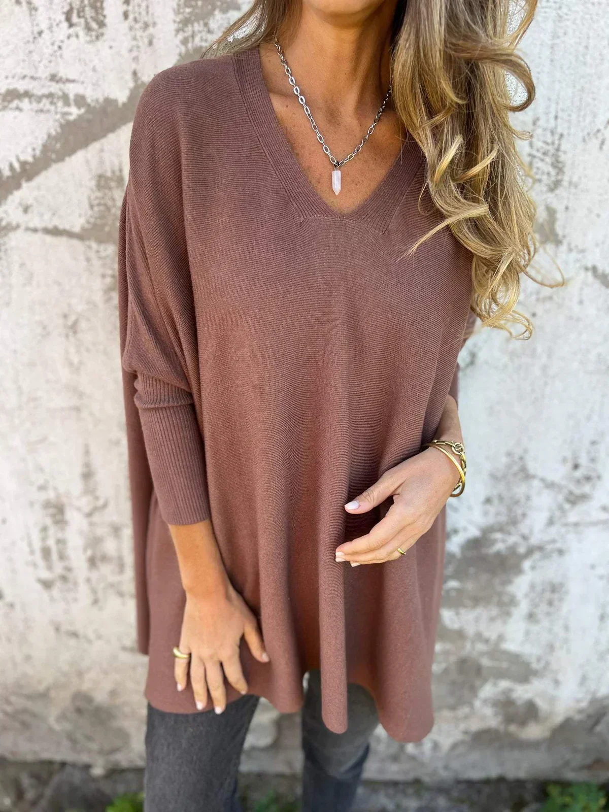 Kira | Oversized-Pullover mit entspanntem V-Ausschnitt - Image 2