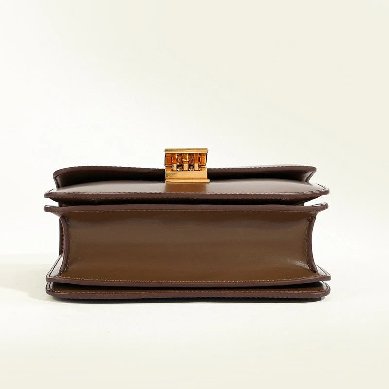 Klassische Damen-Schultertasche mit Überschlag aus echtem Leder - Image 5