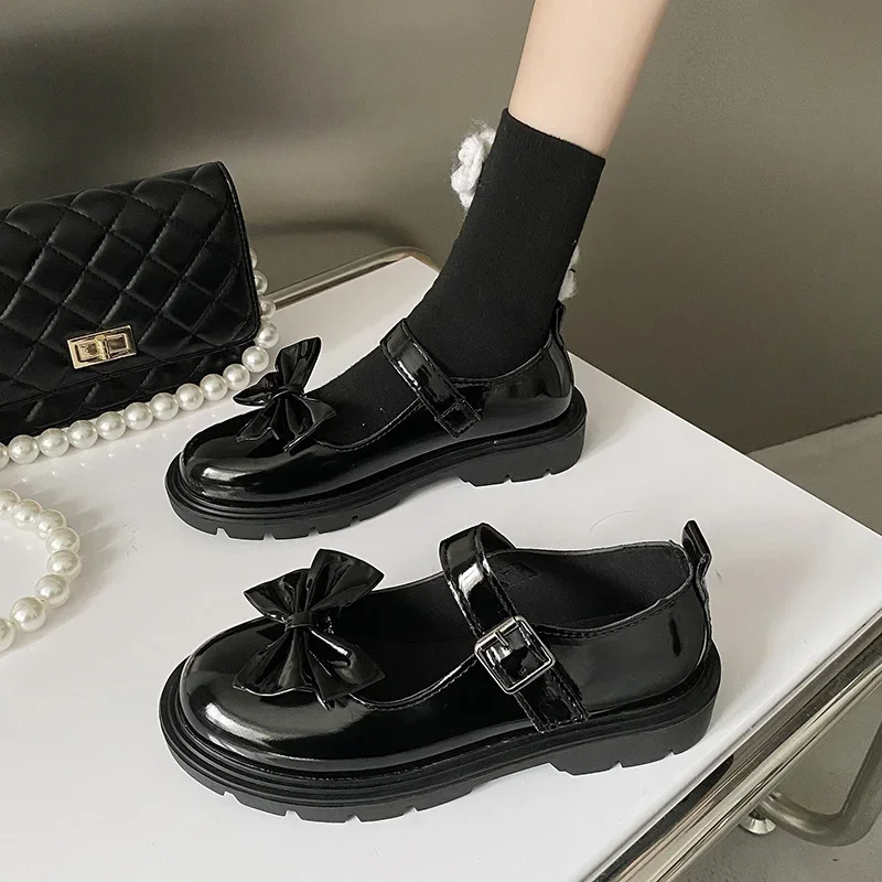 Klassische Dirndl Schuhe für Damen | Schwarz - Image 2