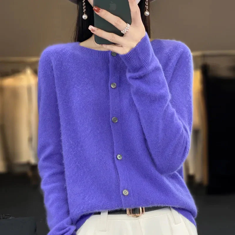 Klassische Strickjacke mit Knöpfen für Damen - Cosima - Image 9