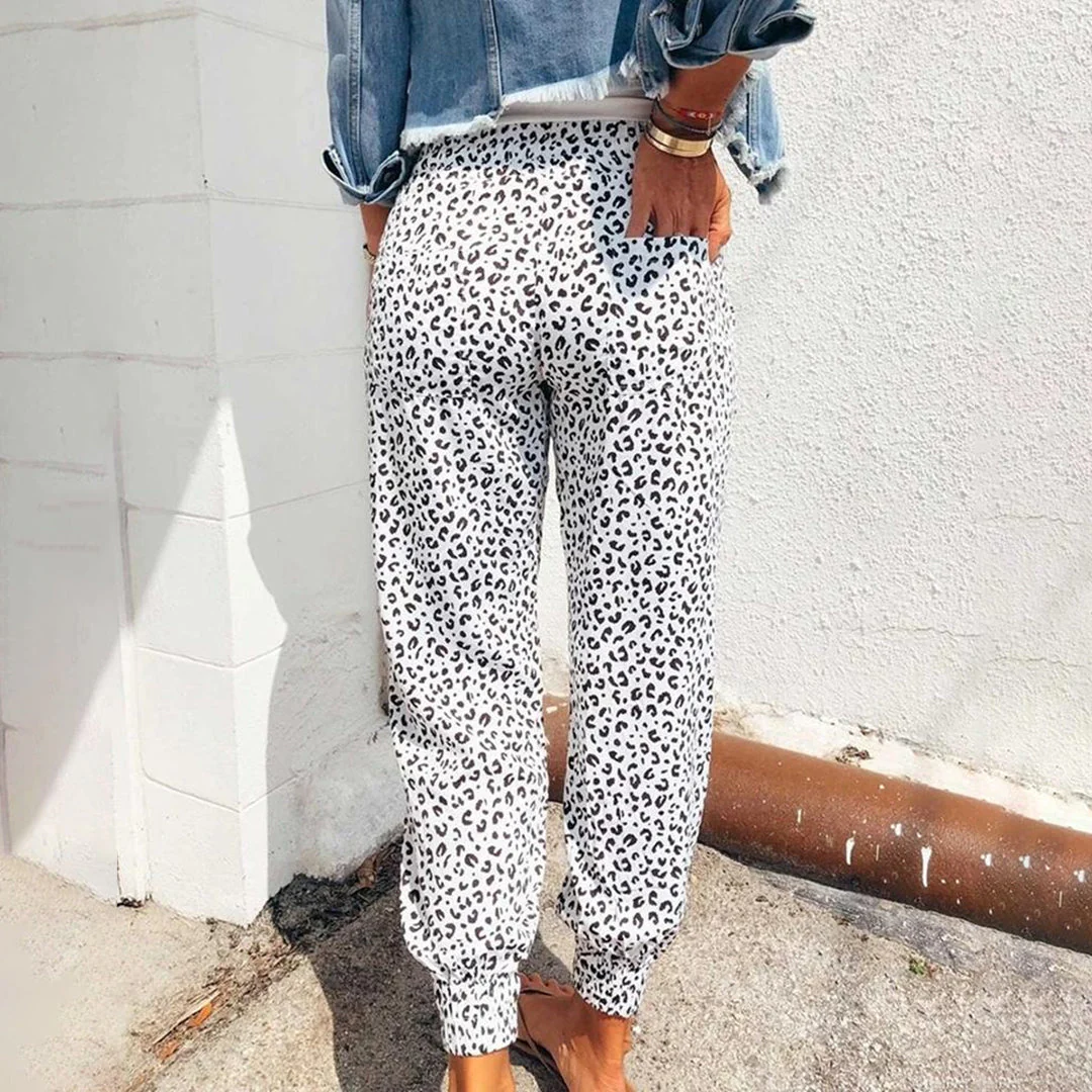Kleo - Komfortable Damen Freizeithose mit Leopardenmuster - Image 3