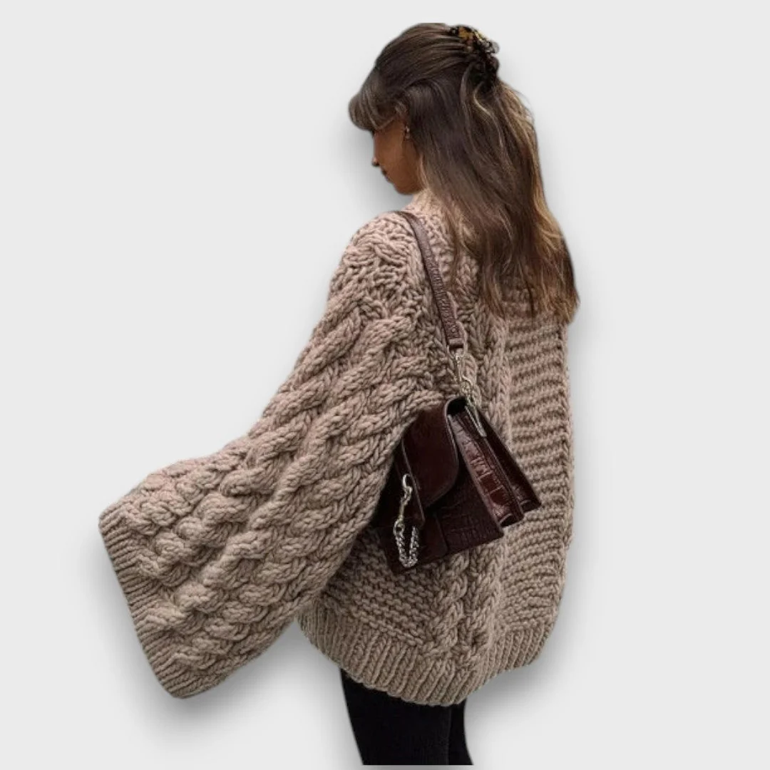 Knita – Grobstrickpullover mit Zopfmuster - Image 3