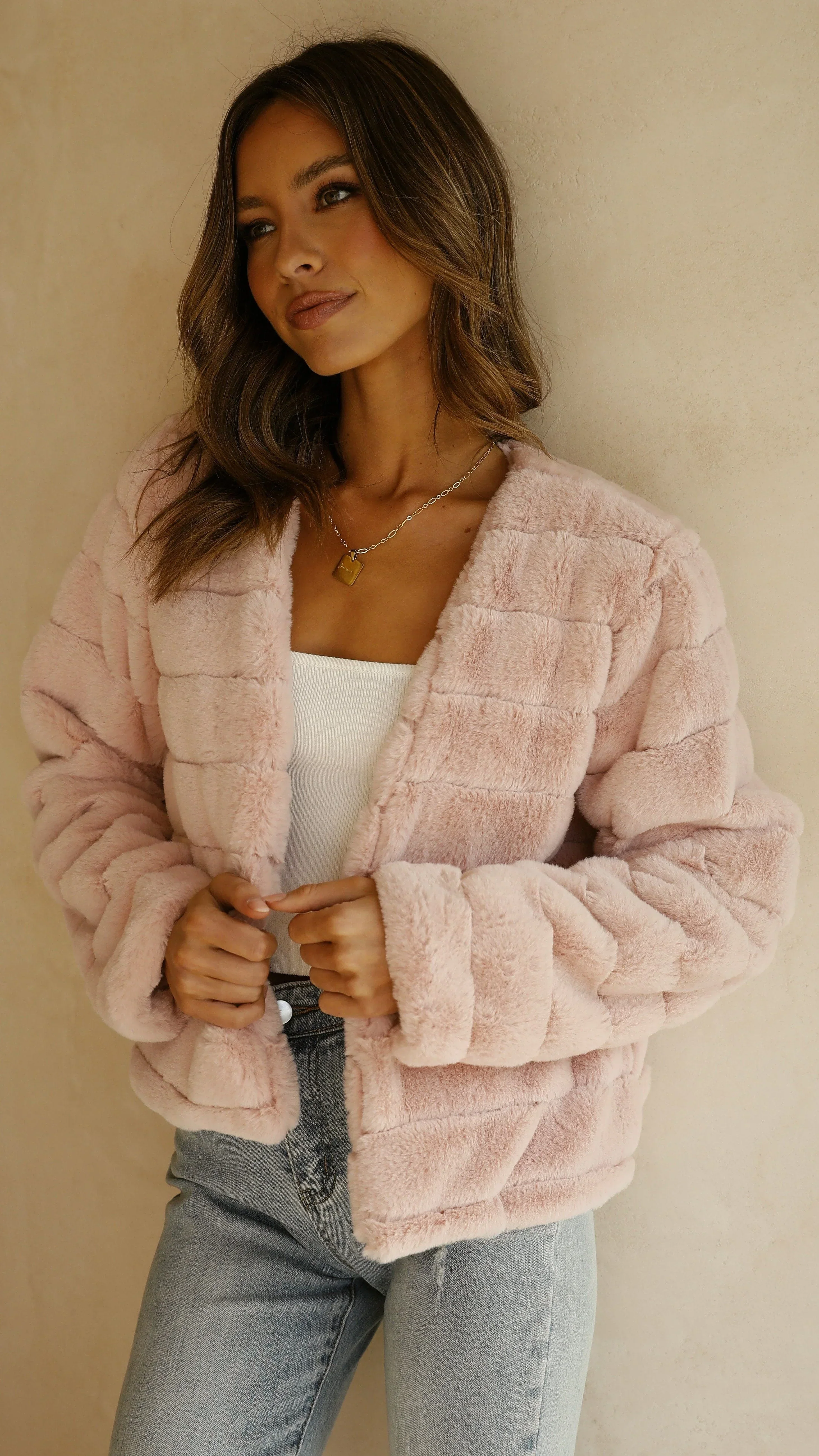 Vera | Damen Kurze Kunstfell Übergangsjacke Offener Kragen – Kunstfell Jacke 2026 - Image 25