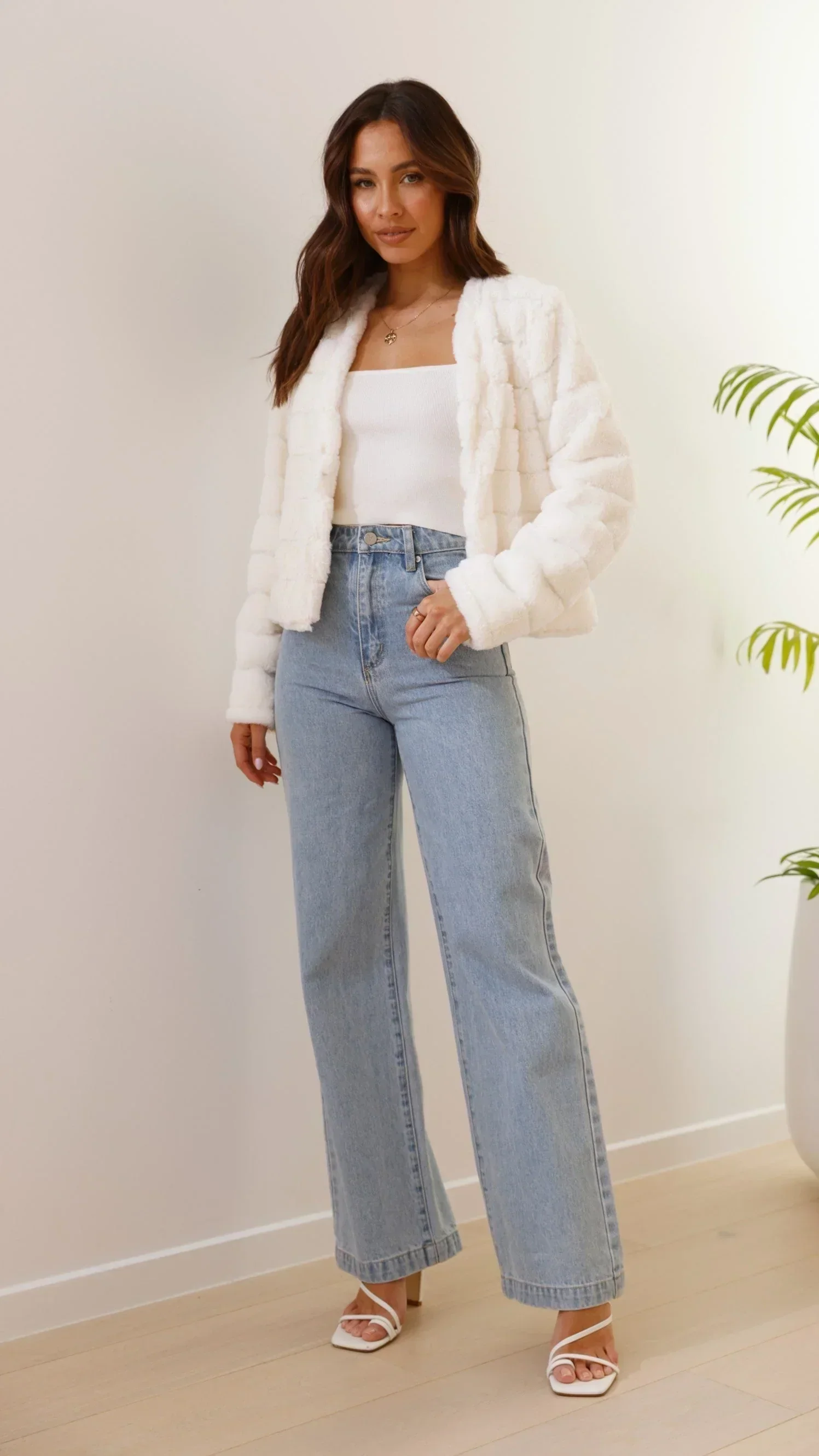 Vera | Damen Kurze Kunstfell Übergangsjacke Offener Kragen – Kunstfell Jacke 2026 - Image 4